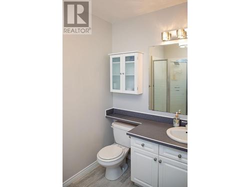 416 Beasley  W Crescent, Nelson, BC - Indoor Photo Showing Bathroom