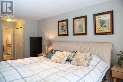 416 Beasley  W Crescent, Nelson, BC - Indoor Photo Showing Bedroom