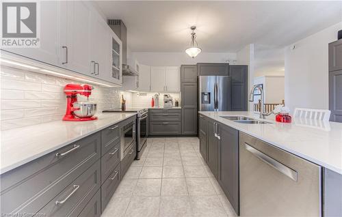 Kitchen quartz countertops - 89 Hearthwood Crescent, Kitchener, ON - Indoor Photo Showing Kitchen With Double Sink With Upgraded Kitchen