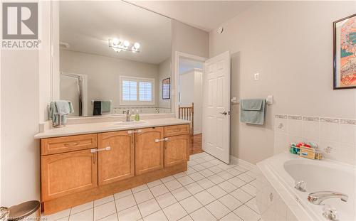 89 Hearthwood Crescent, Kitchener, ON - Indoor Photo Showing Bathroom