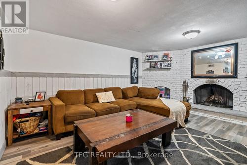 807 Fernhill Boulevard, Oshawa (Northglen), ON - Indoor Photo Showing Living Room With Fireplace