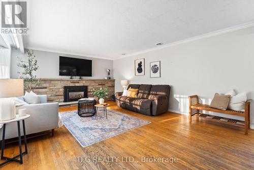 807 Fernhill Boulevard, Oshawa (Northglen), ON - Indoor Photo Showing Living Room With Fireplace