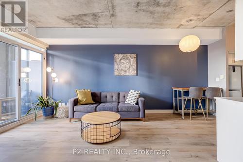 1123 - 1 Shaw Street, Toronto, ON - Indoor Photo Showing Living Room