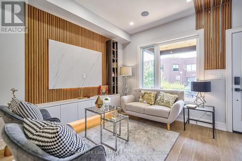 877 Logan Avenue, Toronto (North Riverdale), ON - Indoor Photo Showing Living Room