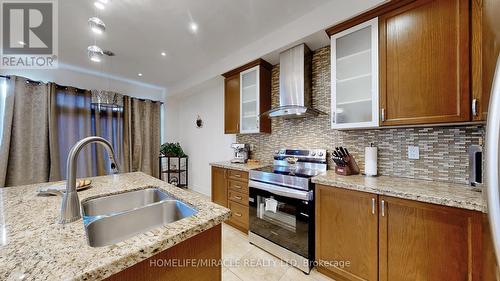 523 Halo Street, Oshawa (Windfields), ON - Indoor Photo Showing Kitchen With Double Sink With Upgraded Kitchen