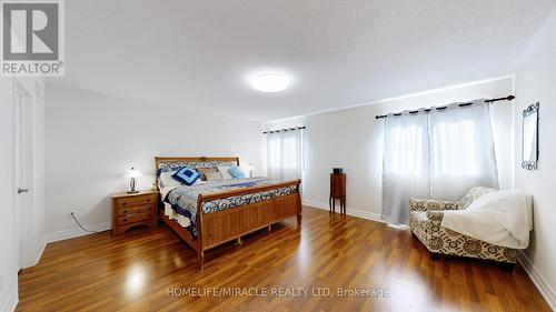 523 Halo Street, Oshawa (Windfields), ON - Indoor Photo Showing Bedroom