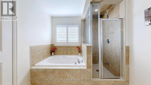 523 Halo Street, Oshawa (Windfields), ON - Indoor Photo Showing Bathroom