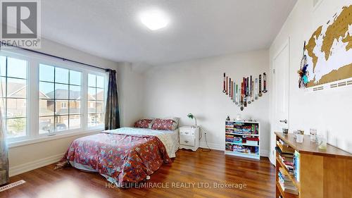 523 Halo Street, Oshawa, ON - Indoor Photo Showing Bedroom