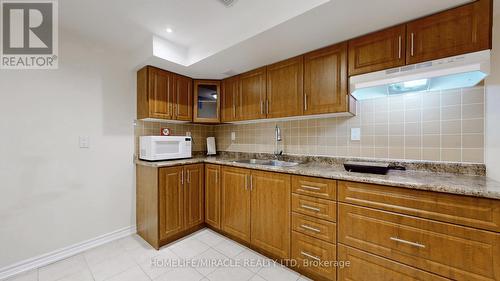 523 Halo Street, Oshawa (Windfields), ON - Indoor Photo Showing Kitchen With Double Sink