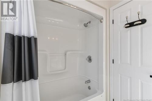 24 Armoyan Court, Moncton, NB - Indoor Photo Showing Bathroom