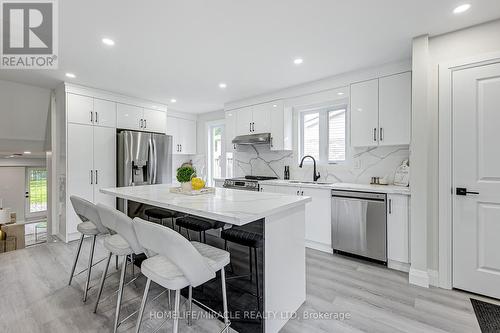 48 Walnut Street, New Tecumseth, ON - Indoor Photo Showing Kitchen With Stainless Steel Kitchen With Upgraded Kitchen