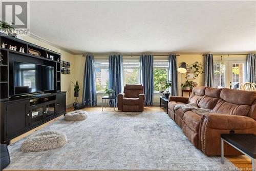 18 Heathwood Street, Moncton, NB - Indoor Photo Showing Living Room