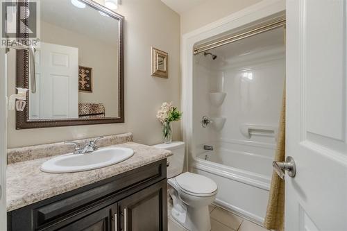 7 Adventure Avenue, St. John'S, NL - Indoor Photo Showing Bathroom