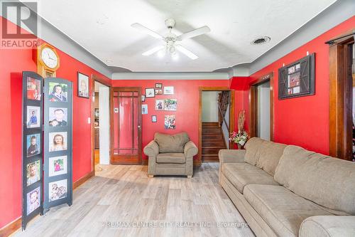 22084 Big Bend Road, Southwest Middlesex (Wardsville), ON - Indoor Photo Showing Living Room