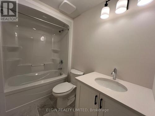 21-49 Royal Dornoch Drive, St. Thomas, ON - Indoor Photo Showing Bathroom