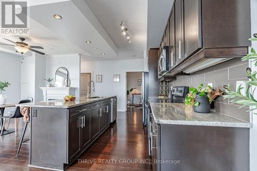 904 - 330 Ridout Street N, London, ON - Indoor Photo Showing Kitchen With Upgraded Kitchen