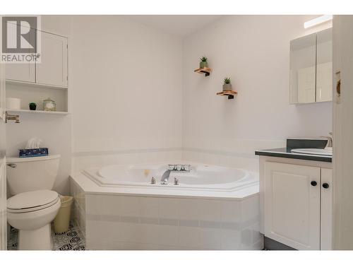 2697 Osachoff Road, South Slocan, BC - Indoor Photo Showing Bathroom