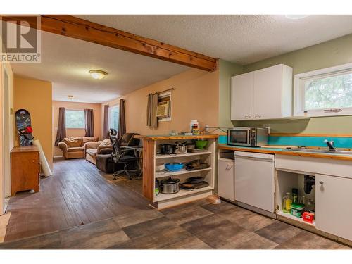 2697 Osachoff Road, South Slocan, BC - Indoor