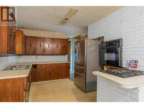 2697 Osachoff Road, South Slocan, BC - Indoor Photo Showing Kitchen With Double Sink