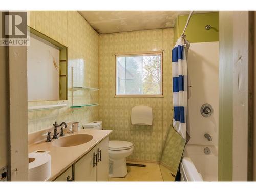 2697 Osachoff Road, South Slocan, BC - Indoor Photo Showing Bathroom