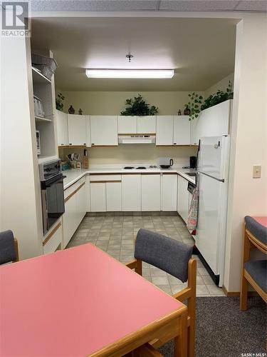 202 3225 13Th Avenue, Regina, SK - Indoor Photo Showing Kitchen With Double Sink