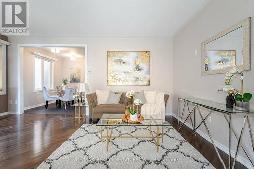 28 Benadir Avenue, Caledon, ON - Indoor Photo Showing Living Room