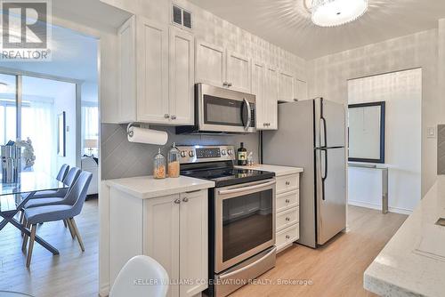 1203 - 511 The West Mall, Toronto (Etobicoke West Mall), ON - Indoor Photo Showing Kitchen