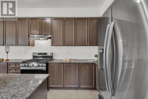 27 Brixham Lane, Brampton (Fletcher'S Meadow), ON - Indoor Photo Showing Kitchen With Stainless Steel Kitchen