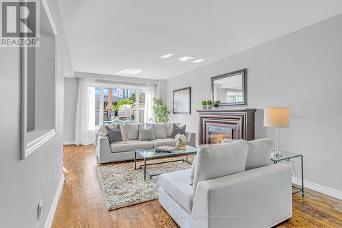 602 Raphael Avenue, Mississauga (Mineola), ON - Indoor Photo Showing Living Room With Fireplace