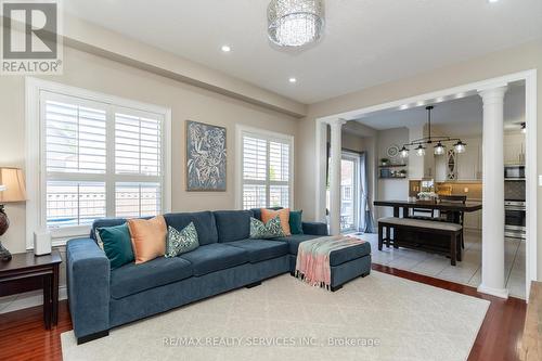 48 Amboise Crescent, Brampton (Fletcher'S Meadow), ON - Indoor Photo Showing Living Room