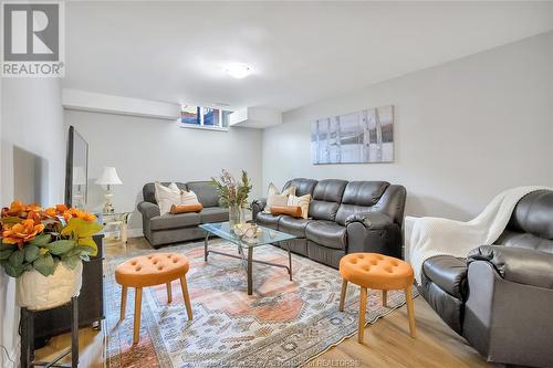 3635 Hallee, Windsor, ON - Indoor Photo Showing Living Room