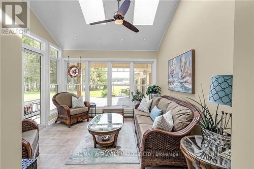 18370 Tyotown Road, South Glengarry, ON - Indoor Photo Showing Living Room