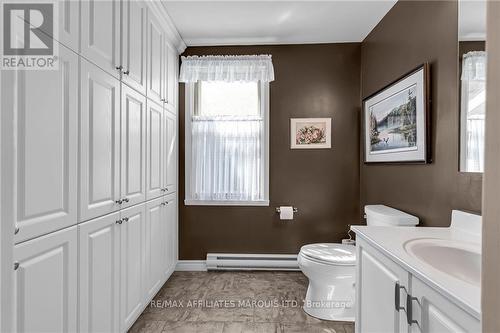 18370 Tyotown Road, South Glengarry, ON - Indoor Photo Showing Bathroom