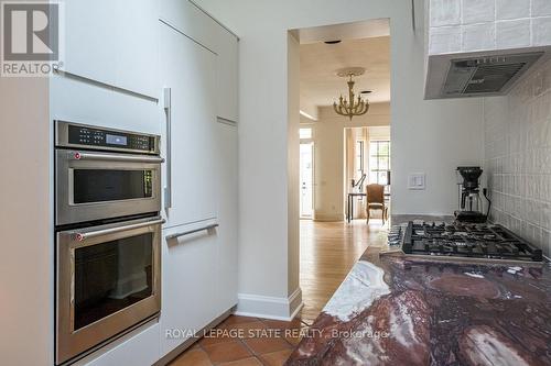 370 Queen Street S, Hamilton (Kirkendall), ON - Indoor Photo Showing Kitchen