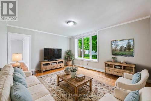 310 Andrew Street, Shelburne, ON - Indoor Photo Showing Living Room