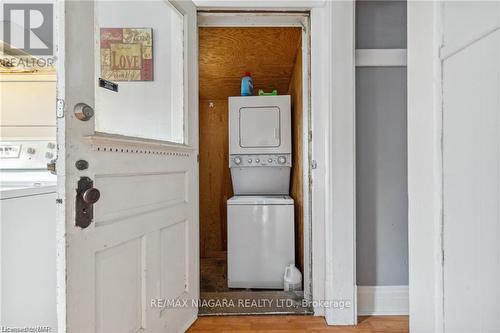 Upper - 161 Lake Street, St. Catharines, ON - Indoor Photo Showing Laundry Room