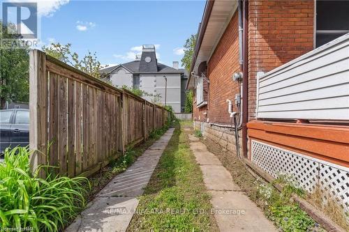 Upper - 161 Lake Street, St. Catharines, ON - Outdoor With Exterior