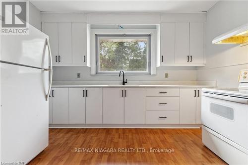 Upper - 161 Lake Street, St. Catharines, ON - Indoor Photo Showing Kitchen