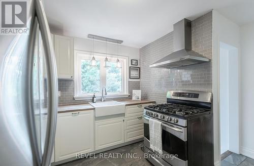 31 Academy Street, Hamilton (Ancaster), ON - Indoor Photo Showing Kitchen