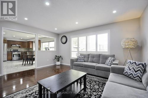 178 Hunter Way, Brantford, ON - Indoor Photo Showing Living Room