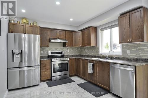 178 Hunter Way, Brantford, ON - Indoor Photo Showing Kitchen With Double Sink