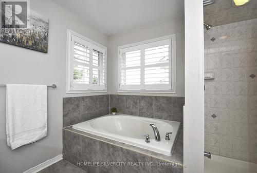 178 Hunter Way, Brantford, ON - Indoor Photo Showing Bathroom