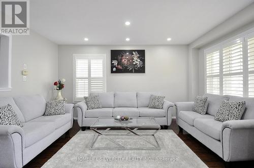 178 Hunter Way, Brantford, ON - Indoor Photo Showing Living Room