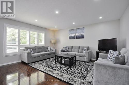 178 Hunter Way, Brantford, ON - Indoor Photo Showing Living Room