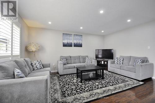 178 Hunter Way, Brantford, ON - Indoor Photo Showing Living Room