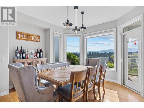 2061 Spyglass Way, Kelowna, BC - Indoor Photo Showing Dining Room