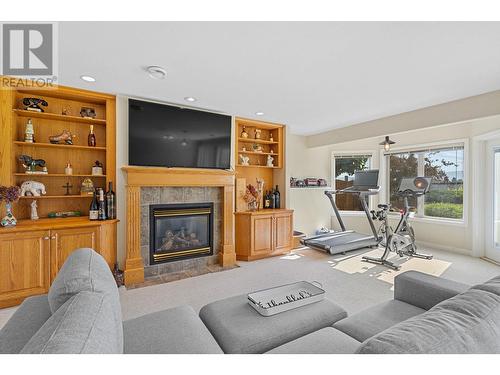 2061 Spyglass Way, Kelowna, BC - Indoor With Fireplace