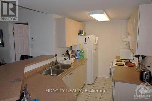 9D - 310 Central Park Drive, Ottawa, ON - Indoor Photo Showing Kitchen With Double Sink