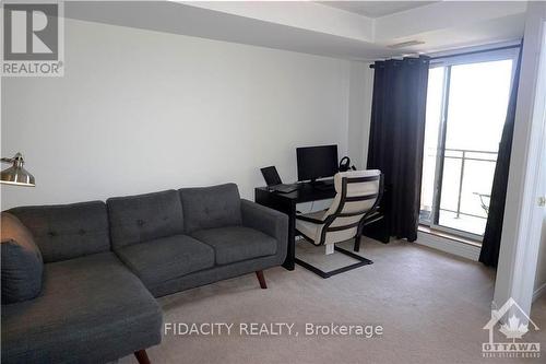 9D - 310 Central Park Drive, Ottawa, ON - Indoor Photo Showing Living Room