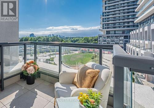 422 - 30 Inn On The Park Drive, Toronto (Banbury-Don Mills), ON - Outdoor